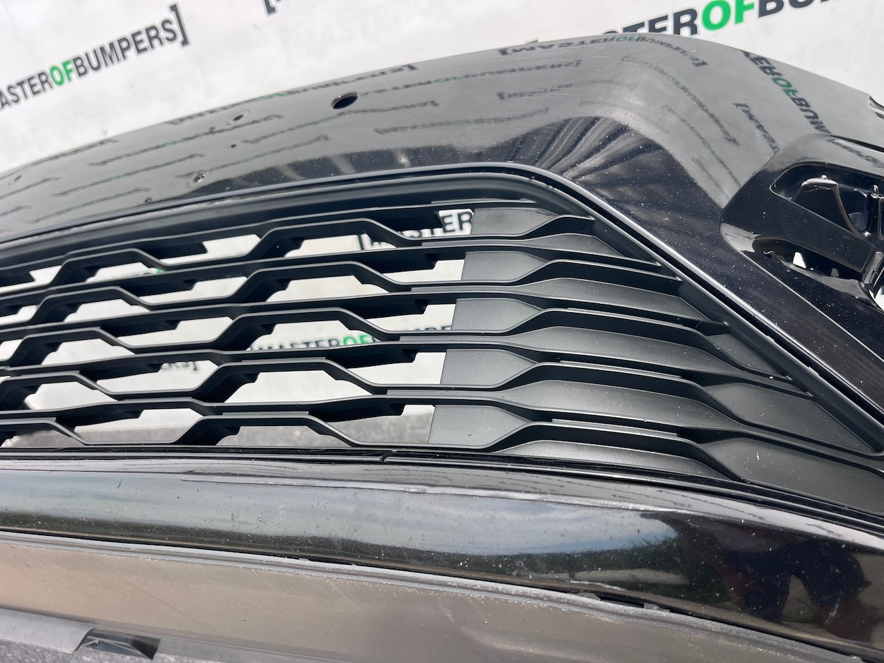VW Golf R Line Mk7.5 Hatchback 2017-2019 Front Bumper 4 Pdc +jets Genuine [v550]