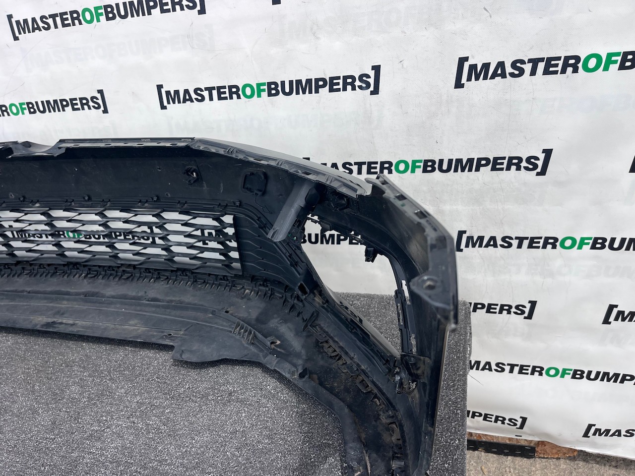 VW Golf R Line Mk7.5 Hatchback 2017-2019 Front Bumper 4 Pdc +jets Genuine [v550]