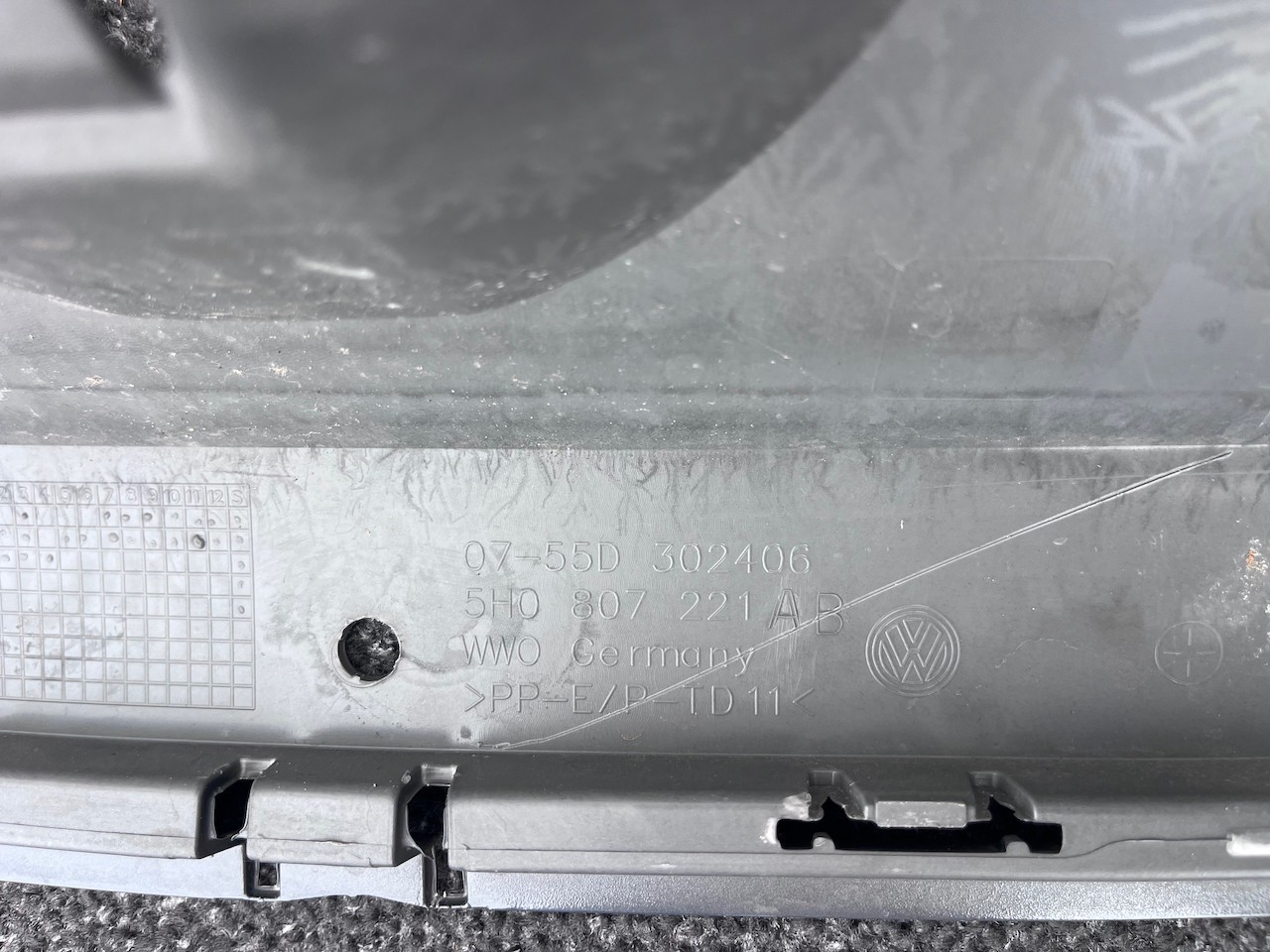VW Golf R-line Mk8 Lift Hatchback 2024-2027 Front Bumper 4 Pdc Genuine [v547]