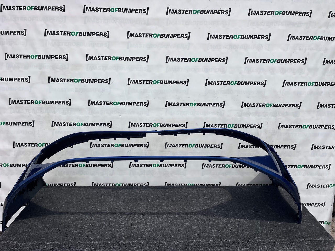 VW Passat Elegance Saloon Estate 2024-2027 Front Bumper 6 Pdc Genuine [v548]