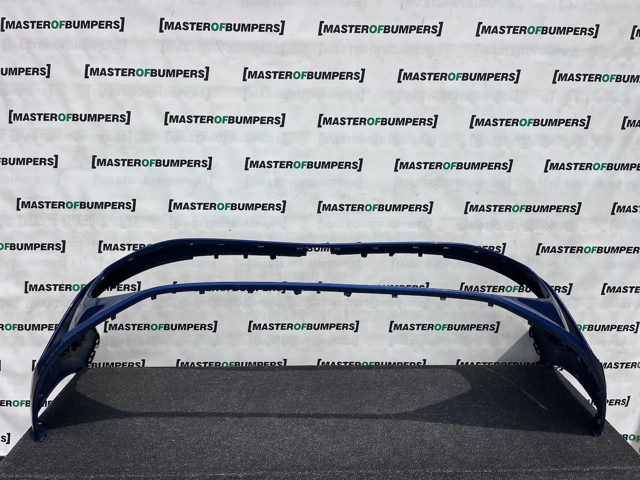VW Passat Elegance Saloon Estate 2024-2027 Front Bumper 6 Pdc Genuine [v548]