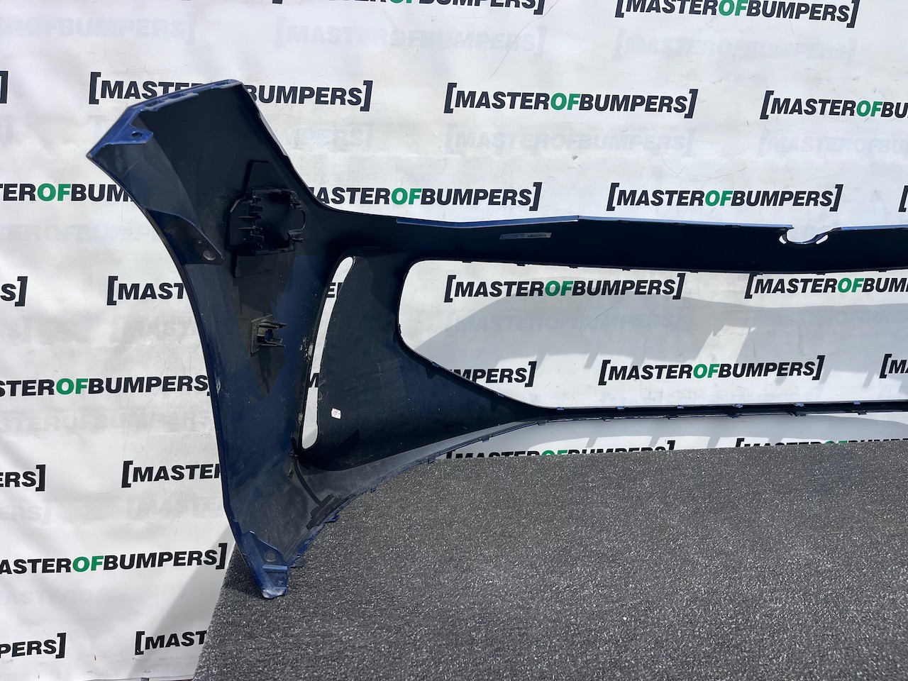 VW Passat Elegance Saloon Estate 2024-2027 Front Bumper 6 Pdc Genuine [v548]