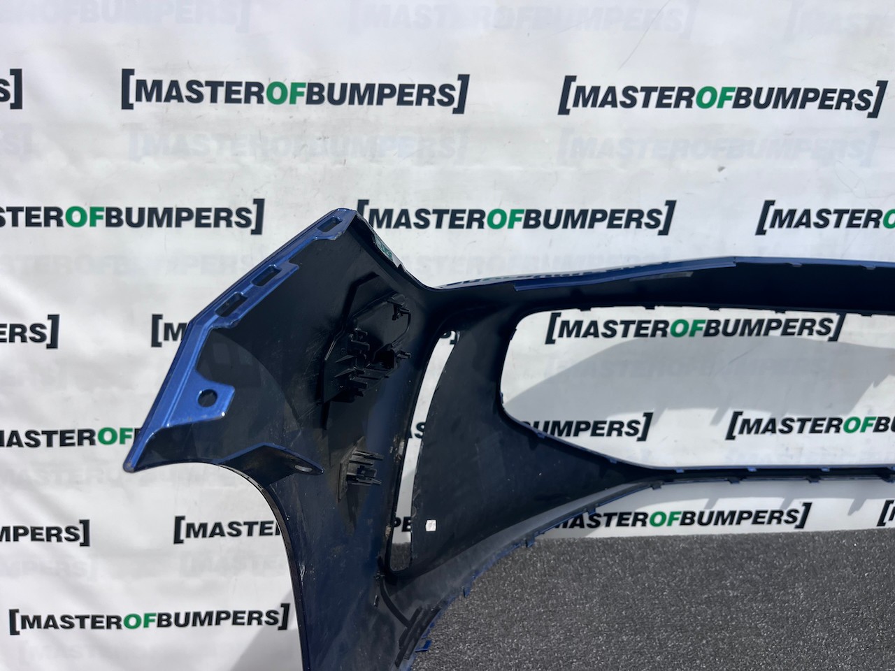 VW Passat Elegance Saloon Estate 2024-2027 Front Bumper 6 Pdc Genuine [v548]