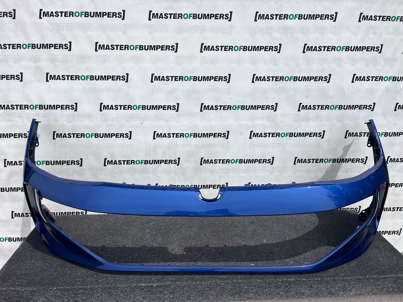 VW Passat Elegance Saloon Estate 2024-2027 Front Bumper 6 Pdc Genuine [v548]
