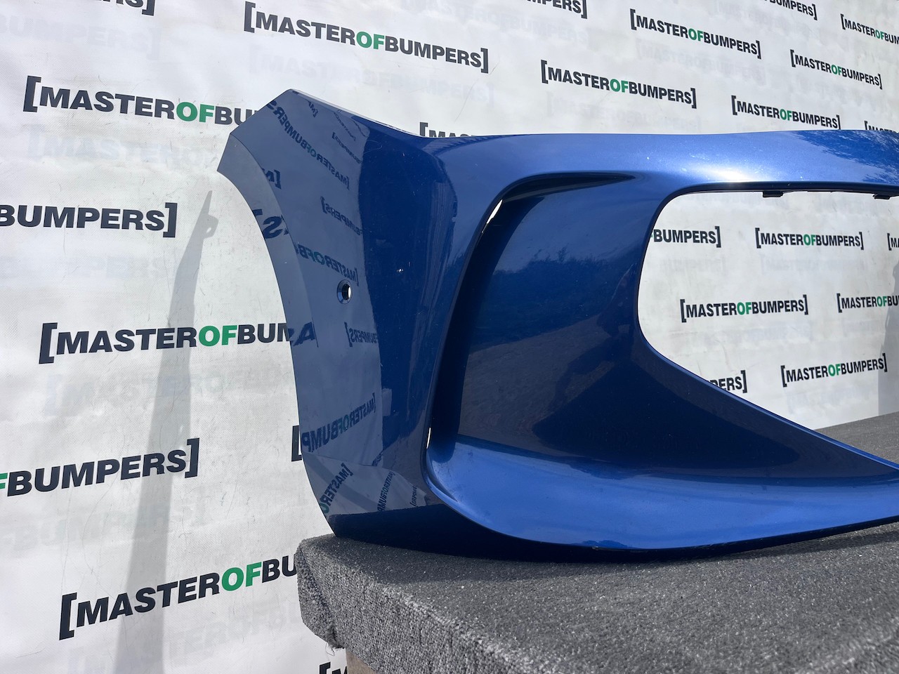 VW Passat Elegance Saloon Estate 2024-2027 Front Bumper 6 Pdc Genuine [v548]