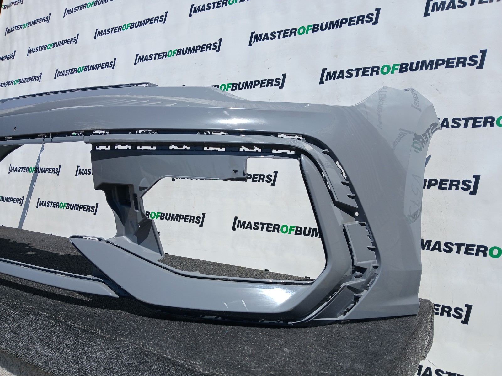 VW Golf R-line Mk8 Lift Hatchback 2024-2027 Front Bumper 4 Pdc Genuine [v573]