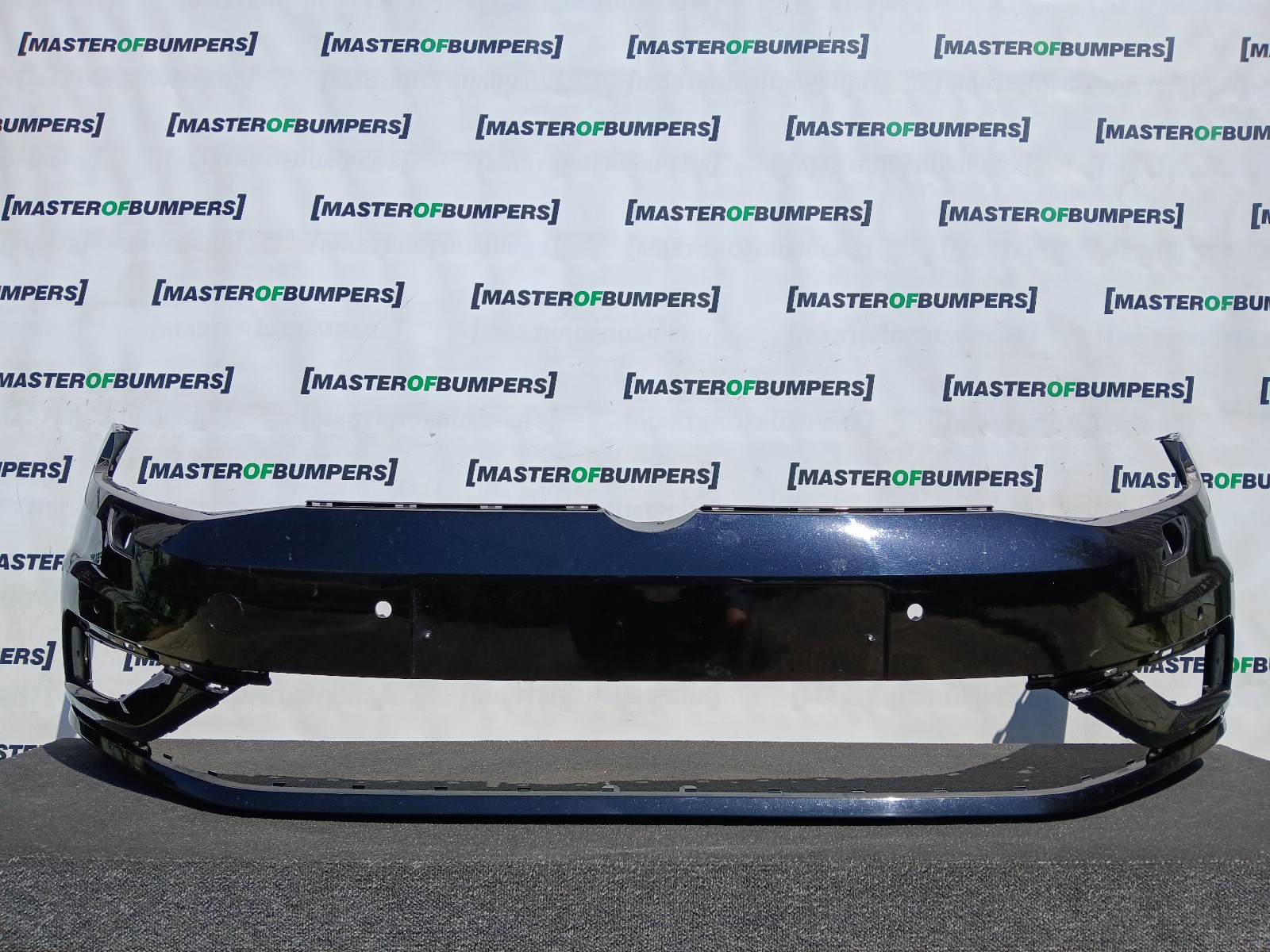 VW Golf Se Mk7.5 Hatchback 2017-2019 Front Bumper 4 Pdc +jets Genuine [v577]