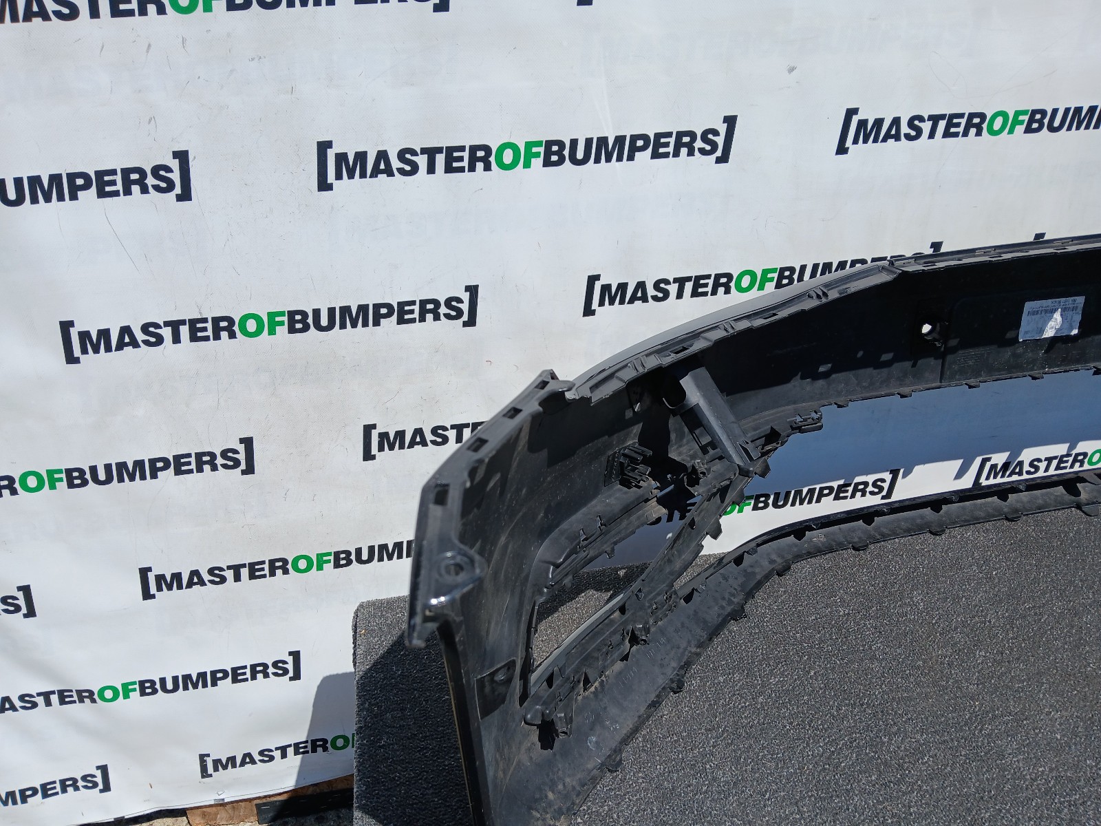 VW Golf Se Mk7.5 Hatchback 2017-2019 Front Bumper 4 Pdc +jets Genuine [v577]