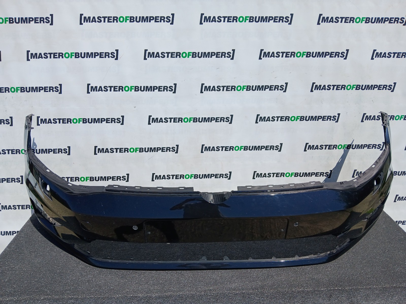 VW Golf Se Mk7.5 Hatchback 2017-2019 Front Bumper 4 Pdc +jets Genuine [v577]