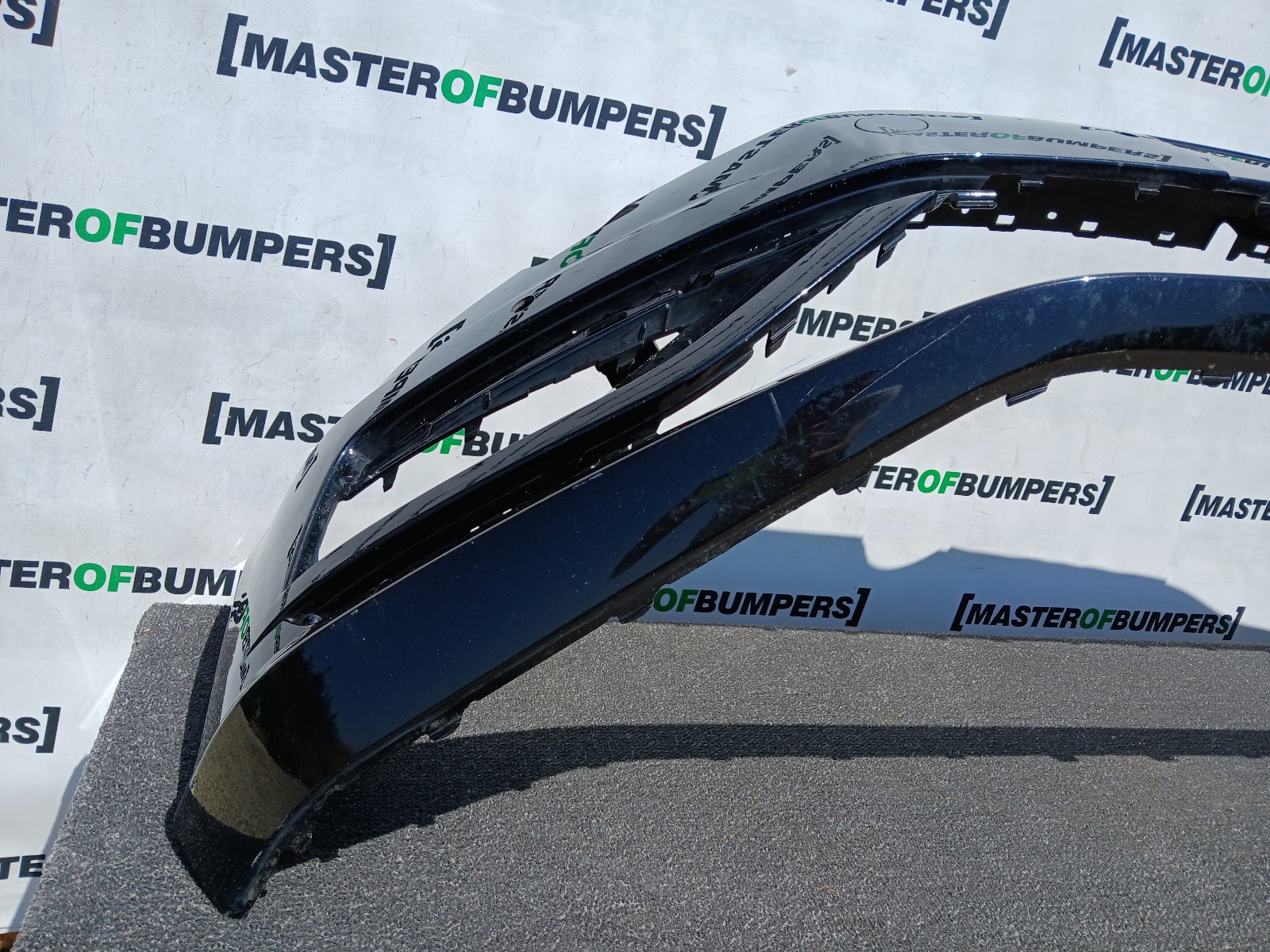 VW Golf Se Mk7.5 Hatchback 2017-2019 Front Bumper 4 Pdc +jets Genuine [v577]