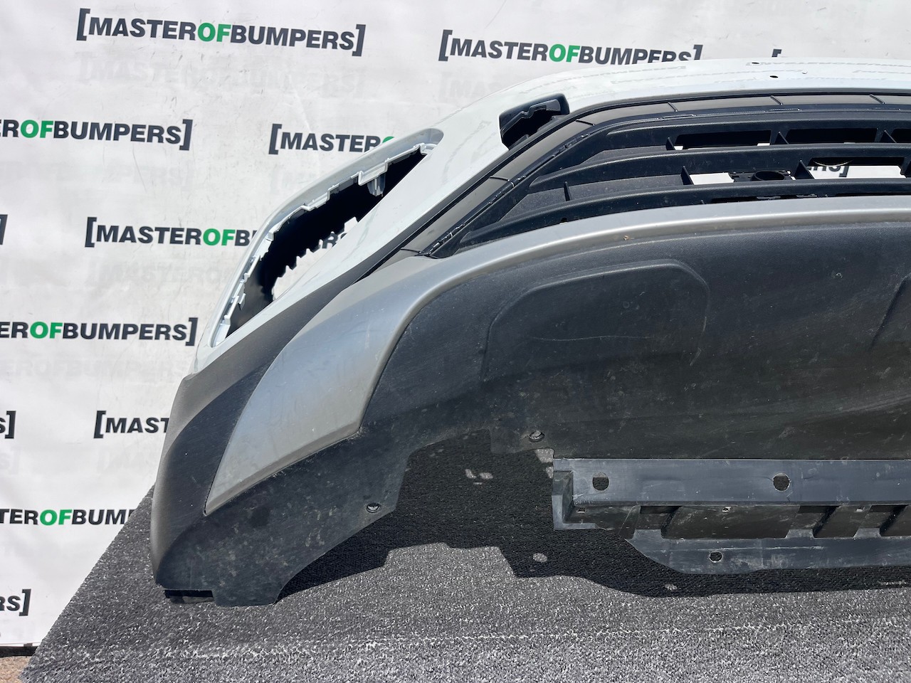 VW T-cross Elegance Tfsi Tdi Lift 2024-2024 Front Bumper 6 Pdc Genuine [v589]
