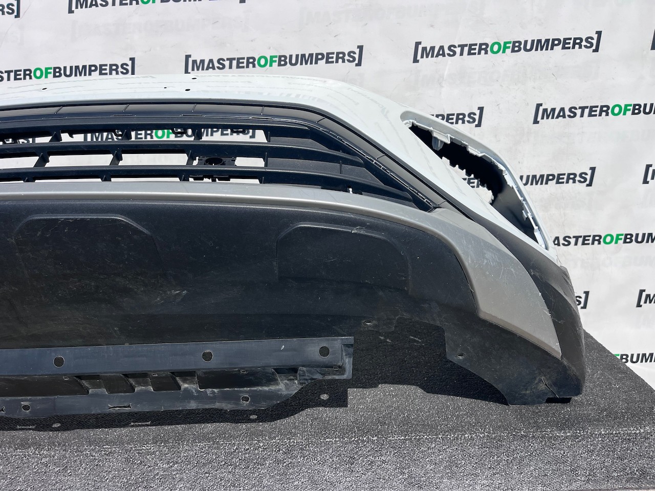 VW T-cross Elegance Tfsi Tdi Lift 2024-2024 Front Bumper 6 Pdc Genuine [v589]