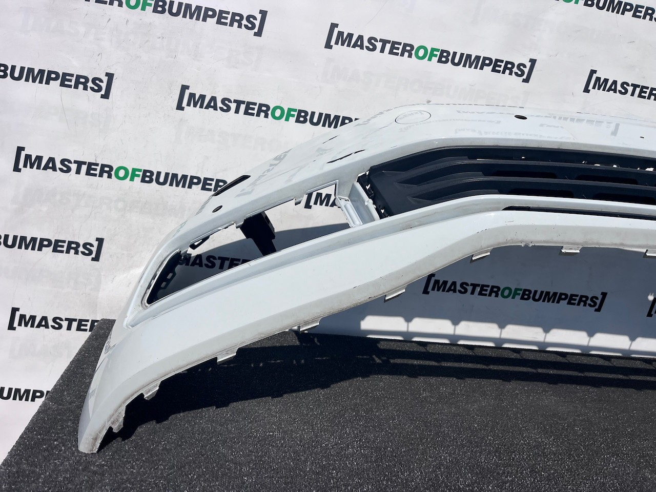 VW Touran Mk2 5t Mpv 2015-2022 Front Bumper 4 Pdc +jets Genuine [v584]