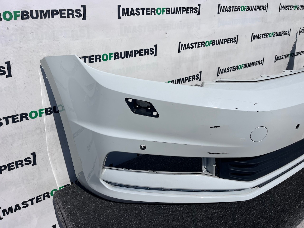 VW Touran Mk2 5t Mpv 2015-2022 Front Bumper 4 Pdc +jets Genuine [v584]