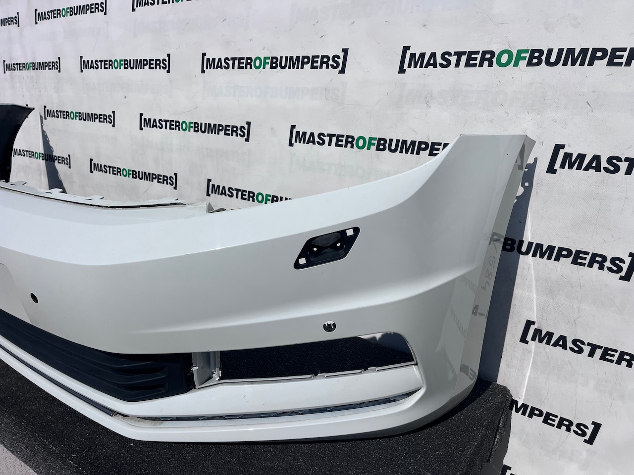 VW Touran Mk2 5t Mpv 2015-2022 Front Bumper 4 Pdc +jets Genuine [v584]