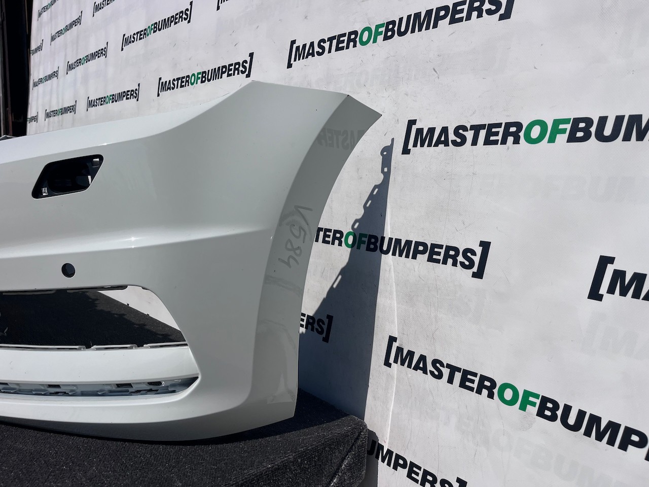 VW Touran Mk2 5t Mpv 2015-2022 Front Bumper 4 Pdc +jets Genuine [v584]