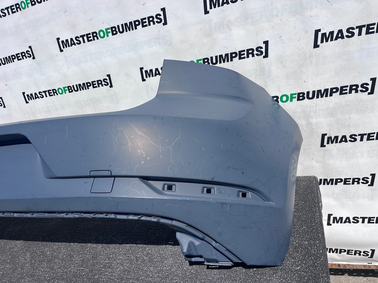VW Golf Se Hatchback Mk7 Lift 2017-2020 Rear Bumper No Pdc Genuine [v595]