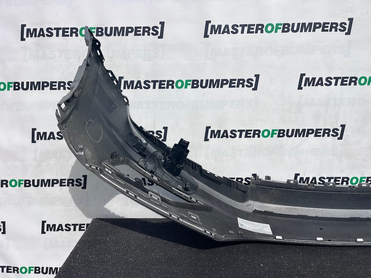 VW Tiguan Sel Bluemotion Mk2 Suv 2016-2019 Front Bumper Jets Genuine [v630]