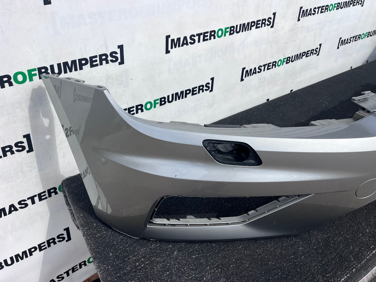 VW Tiguan Sel Bluemotion Mk2 Suv 2016-2019 Front Bumper Jets Genuine [v630]