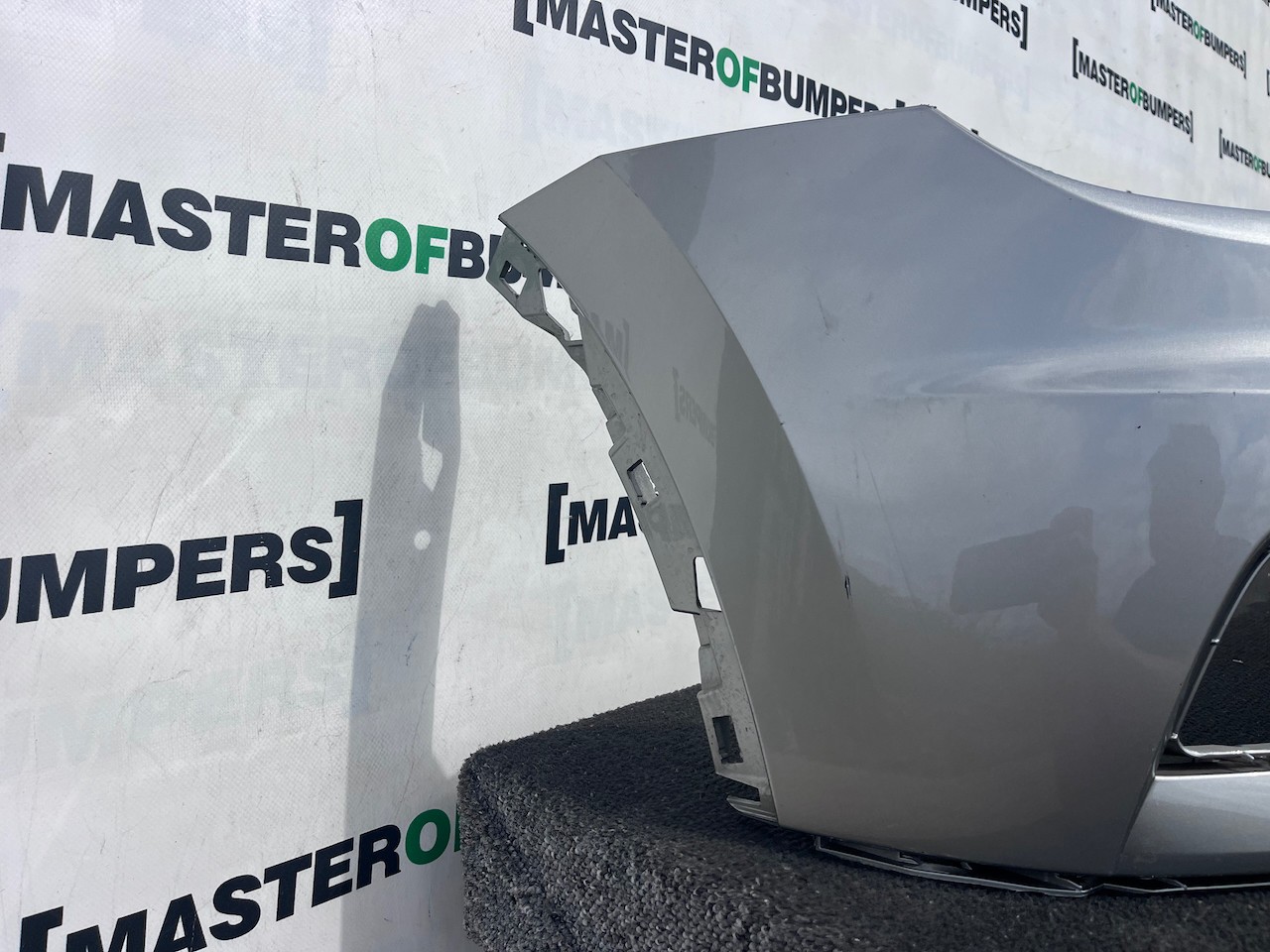 VW Tiguan Sel Bluemotion Mk2 Suv 2016-2019 Front Bumper Jets Genuine [v630]