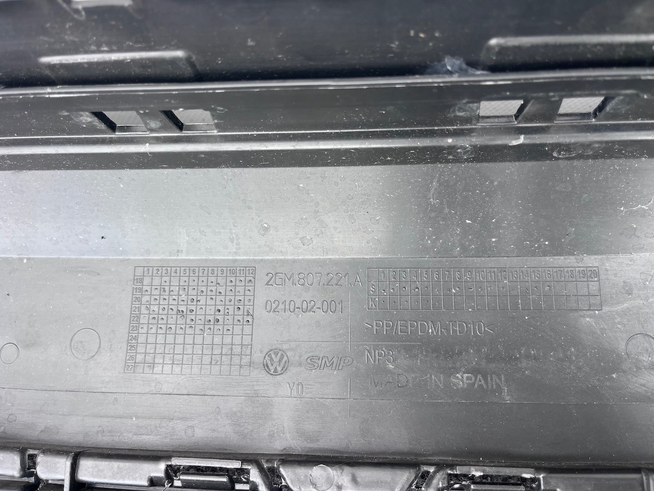 VW T-cross Tcross Se Active R Line 2019-2023 Front Bumper Pdc Genuine [v586]