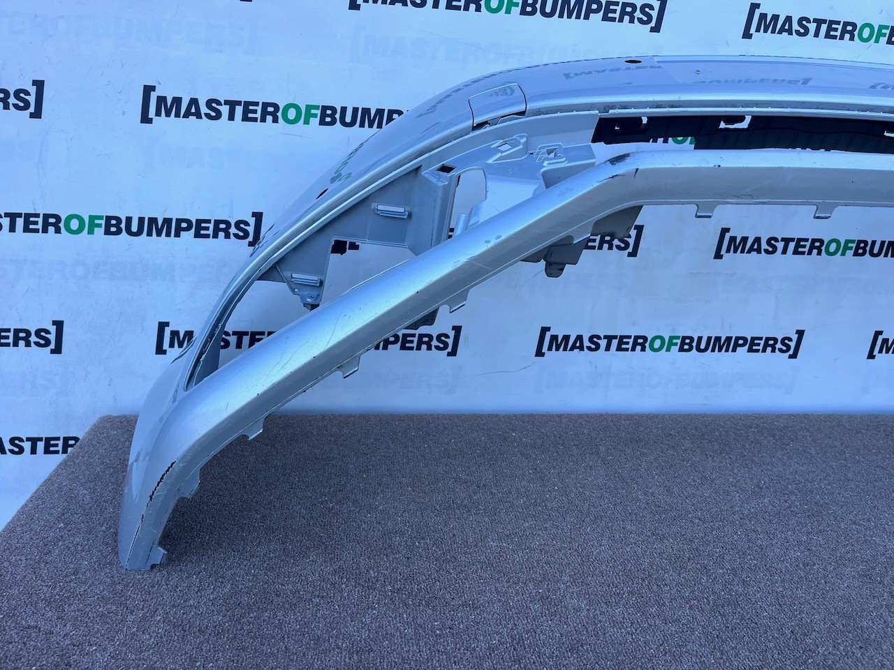 VW Polo Se Gt Bluemotion 6c 2014-2017 Front Bumper 4 Pdc No Jets Genuine [v646]