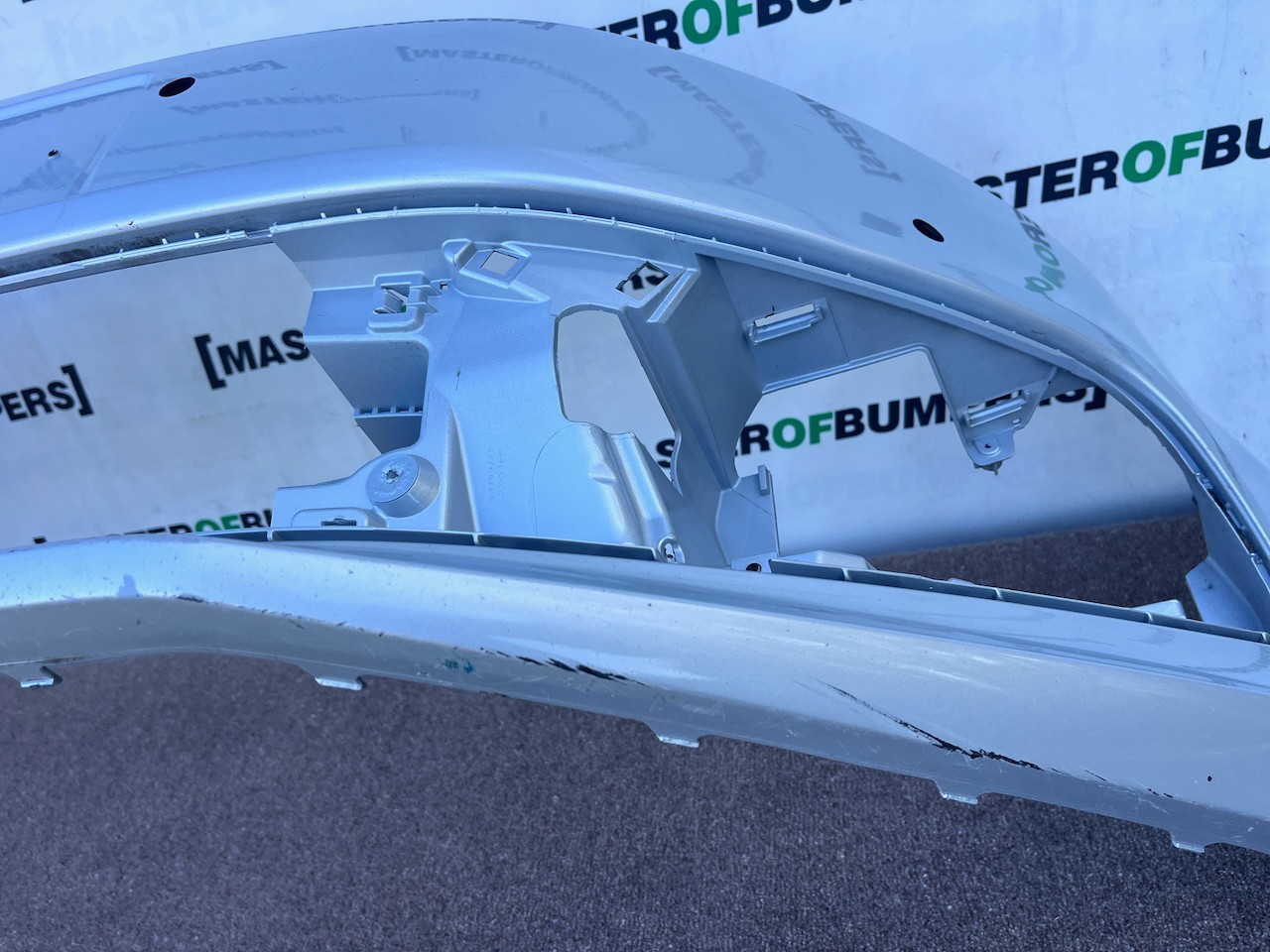 VW Polo Se Gt Bluemotion 6c 2014-2017 Front Bumper 4 Pdc No Jets Genuine [v646]