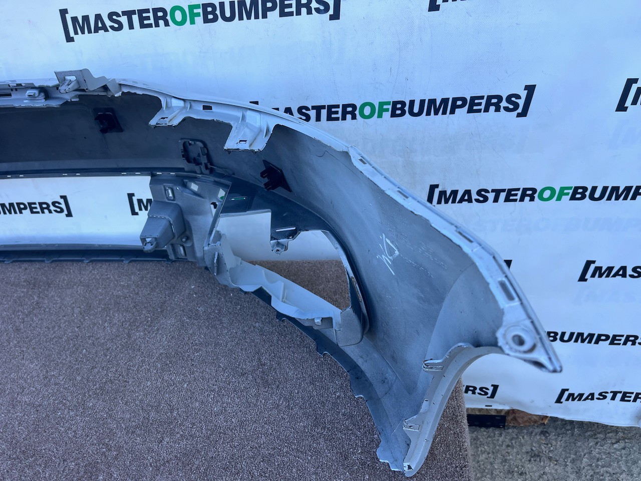 VW Polo Se Gt Bluemotion 6c 2014-2017 Front Bumper 4 Pdc No Jets Genuine [v646]