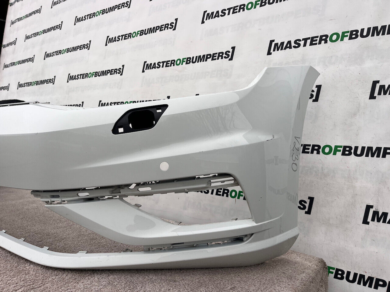 VW Golf Se Mk7 Lift 7.5 Hatch 2017-2019 Front Bumper 4 Pdc +jets Genuine [v230]