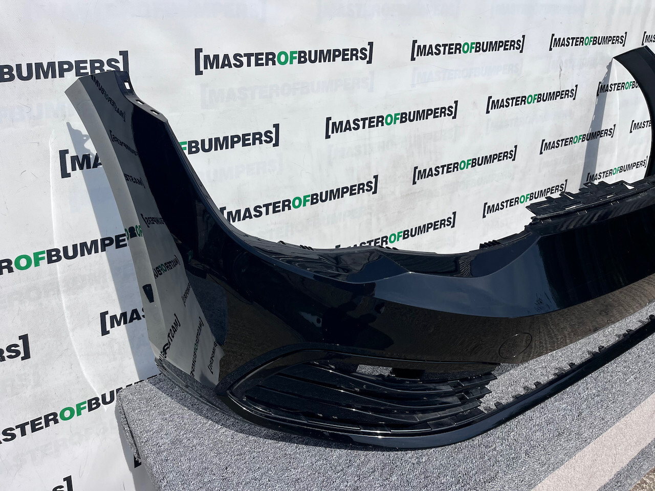 VW Golf Style Se Mk8 Hatchback 2020-2023 Front Bumper 4 Pdc Genuine [v326]