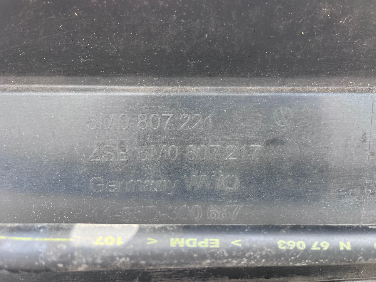 VW Golf Plus 2005-2009 Front Bumper Complete No Pdc + Jets Genuine [v338]