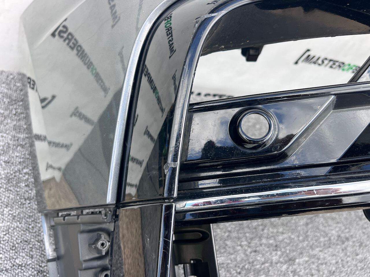 VW Tiguan R Line Mk2 Suv 2016-2019 Front Bumper 4 Pdc + Jets Genuine [v102]