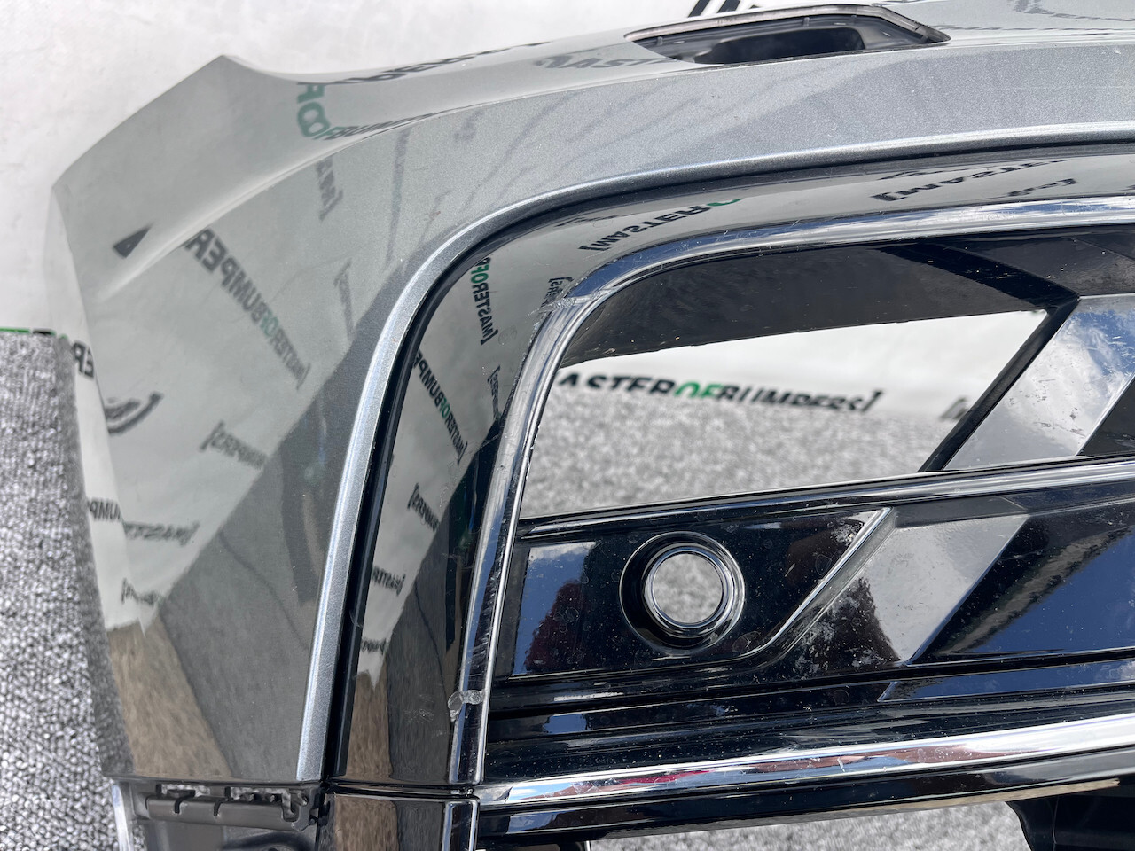 VW Tiguan R Line Mk2 Suv 2016-2019 Front Bumper 4 Pdc + Jets Genuine [v102]