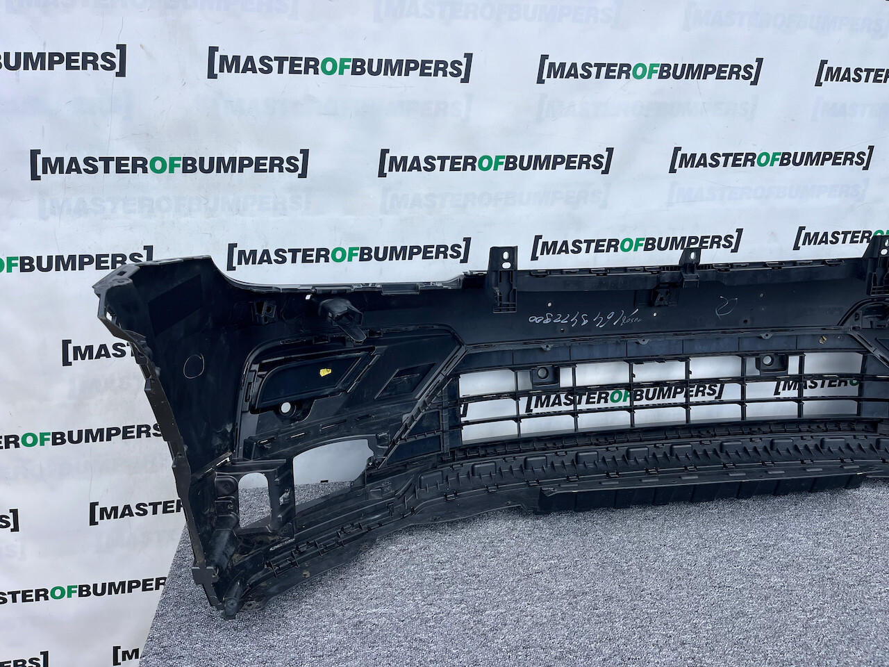 VW Tiguan R Line Mk2 Suv 2016-2019 Front Bumper 4 Pdc + Jets Genuine [v102]