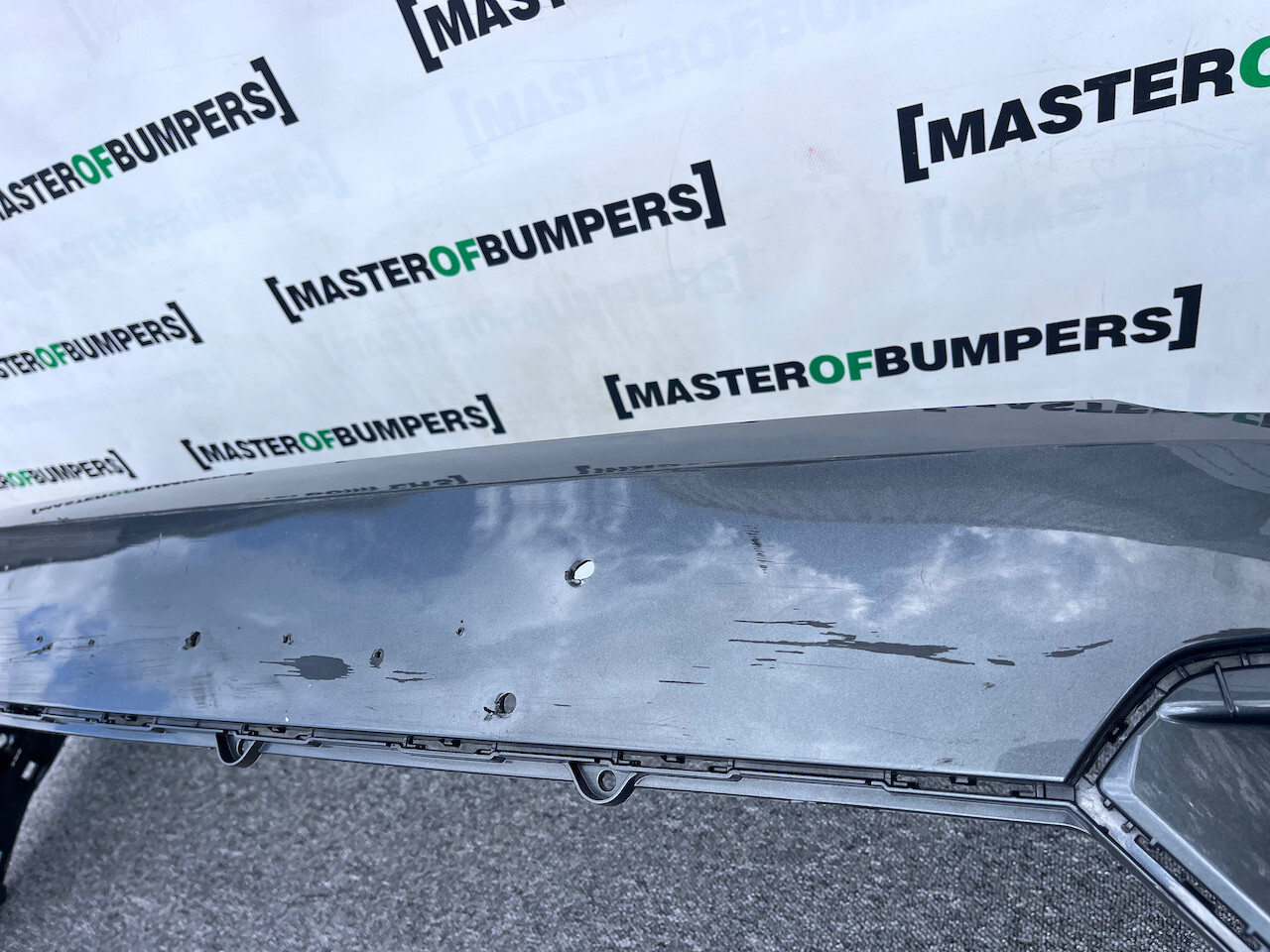VW Tiguan R Line Mk2 Suv 2016-2019 Front Bumper 6 Pdc No Jets Genuine [v163]
