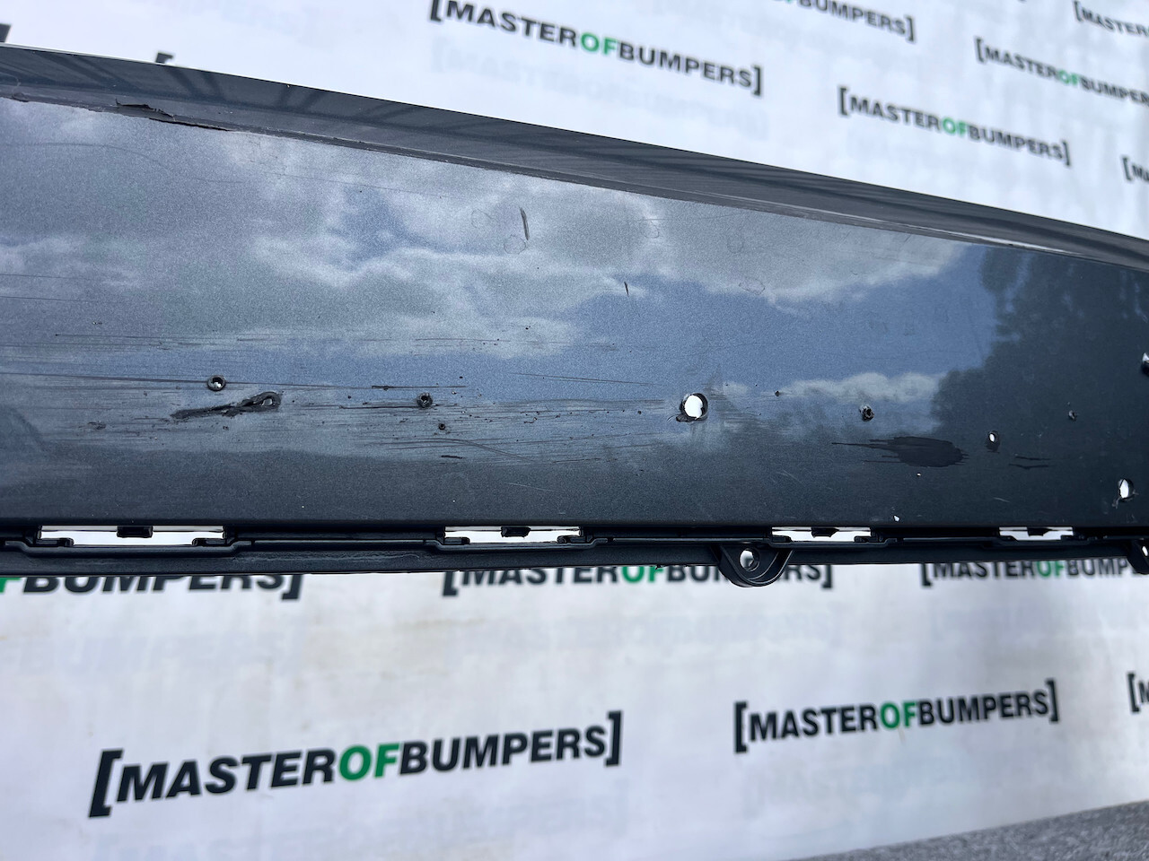 VW Tiguan R Line Mk2 Suv 2016-2019 Front Bumper 6 Pdc No Jets Genuine [v163]