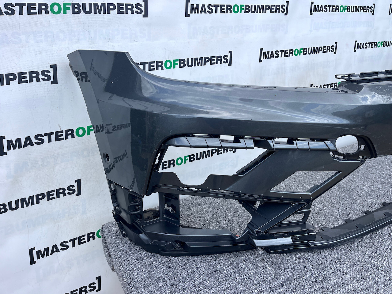 VW Tiguan R Line Mk2 Suv 2016-2019 Front Bumper 6 Pdc No Jets Genuine [v163]