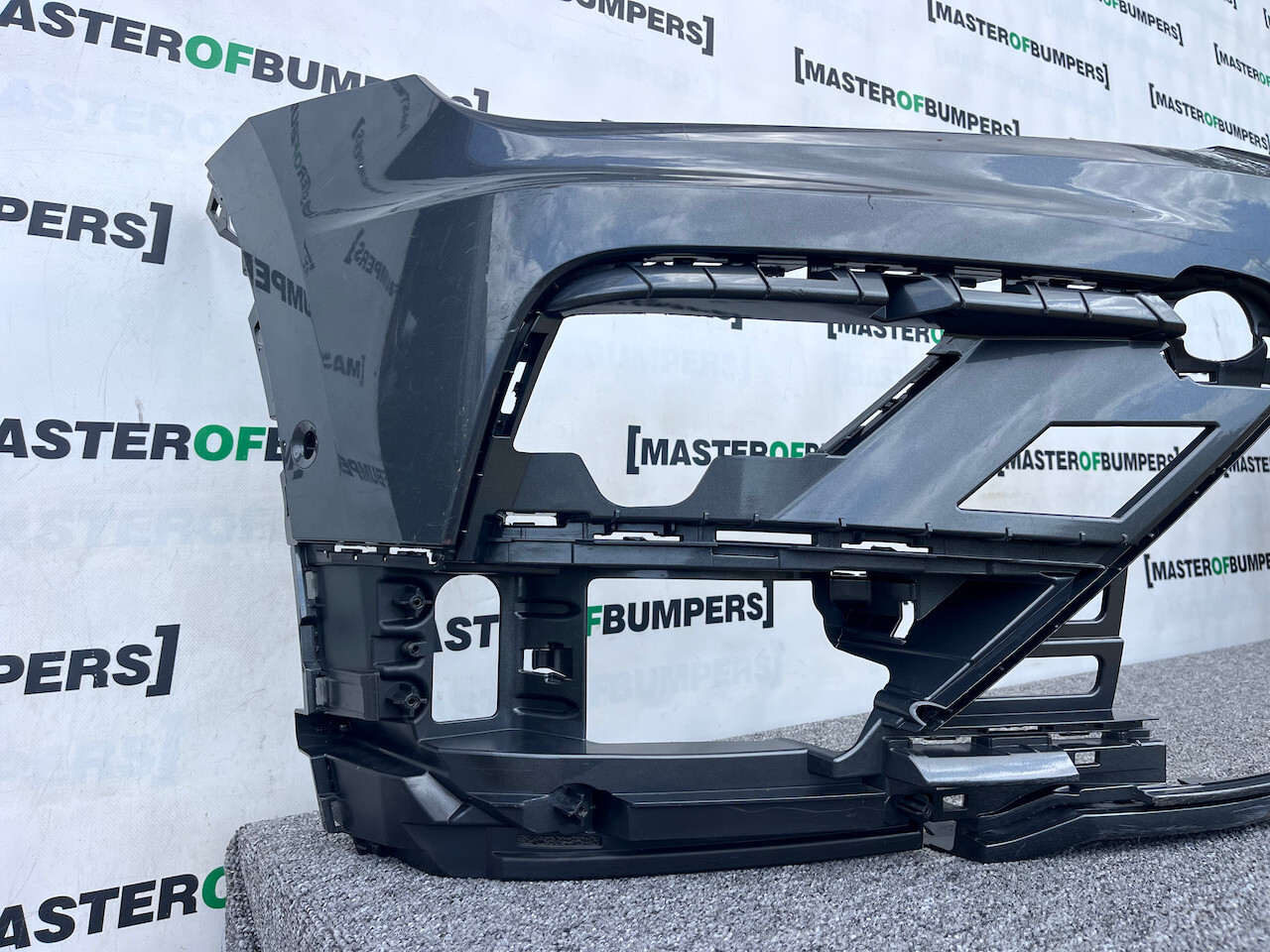 VW Tiguan R Line Mk2 Suv 2016-2019 Front Bumper 6 Pdc No Jets Genuine [v163]