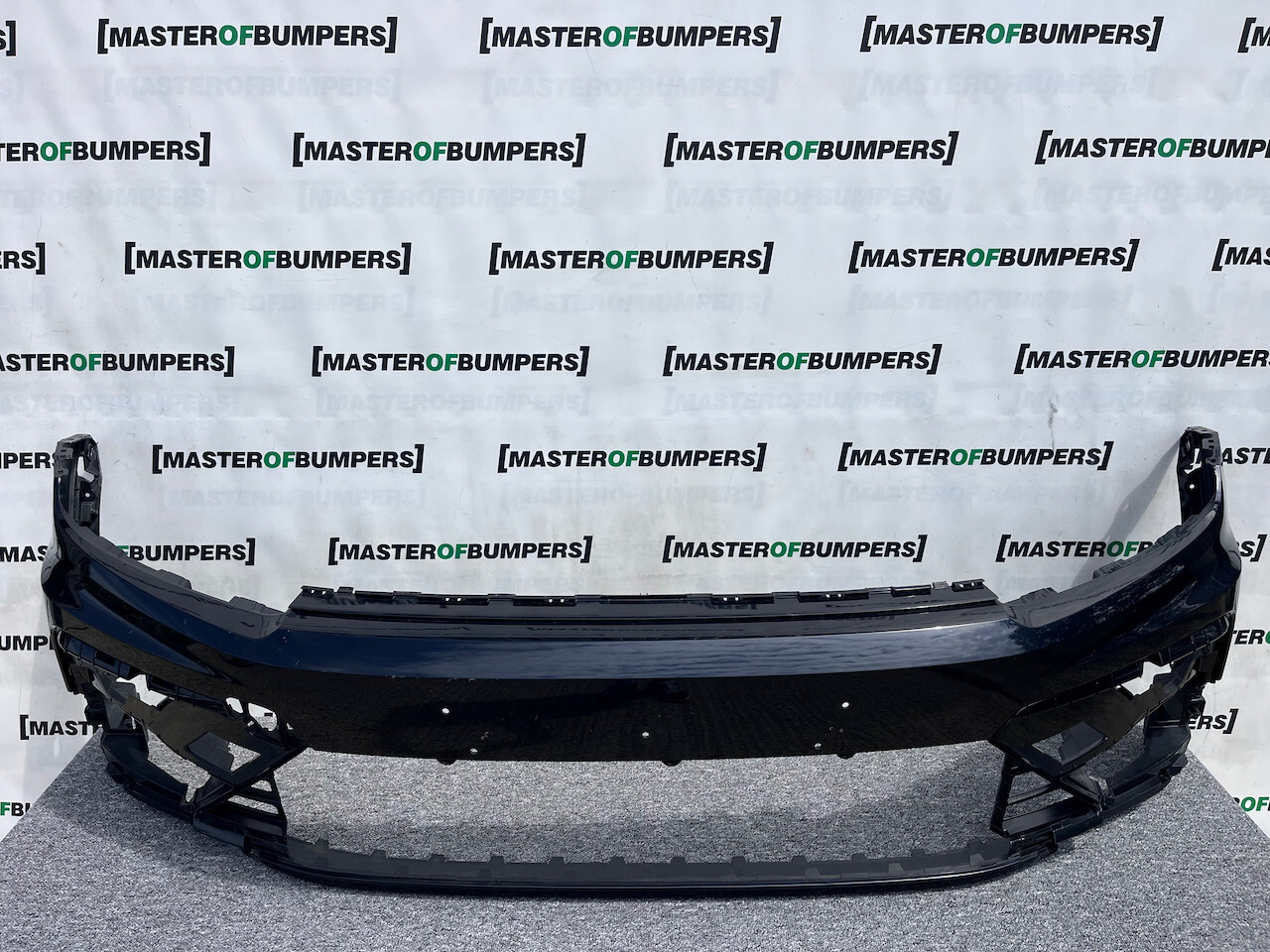 VW Tiguan R Line Mk2 Suv 2016-2019 Front Bumper 4 Pdc No Jets Genuine [v814]