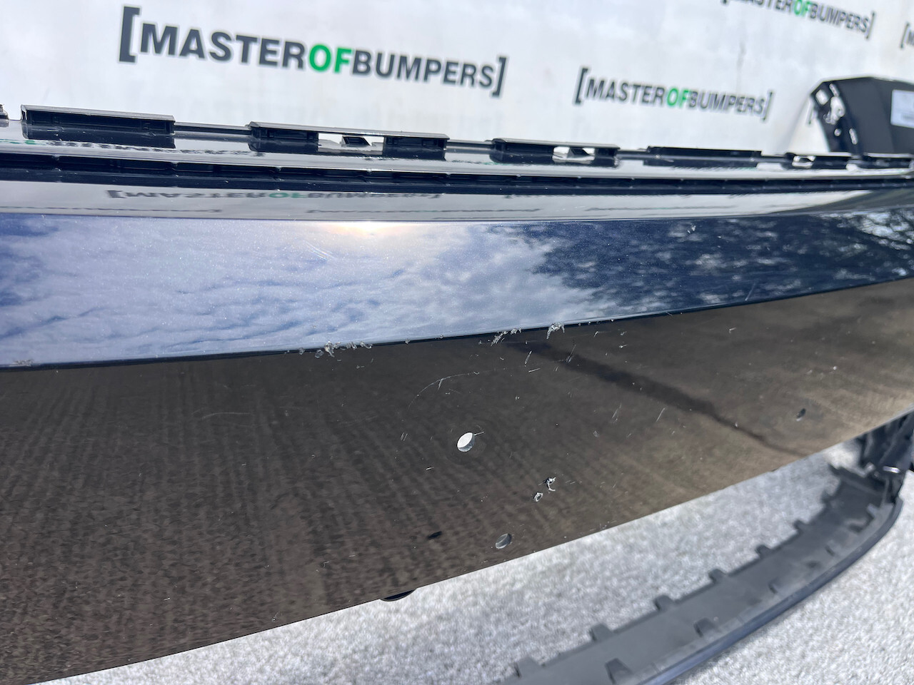 VW Tiguan R Line Mk2 Suv 2016-2019 Front Bumper 4 Pdc No Jets Genuine [v814]