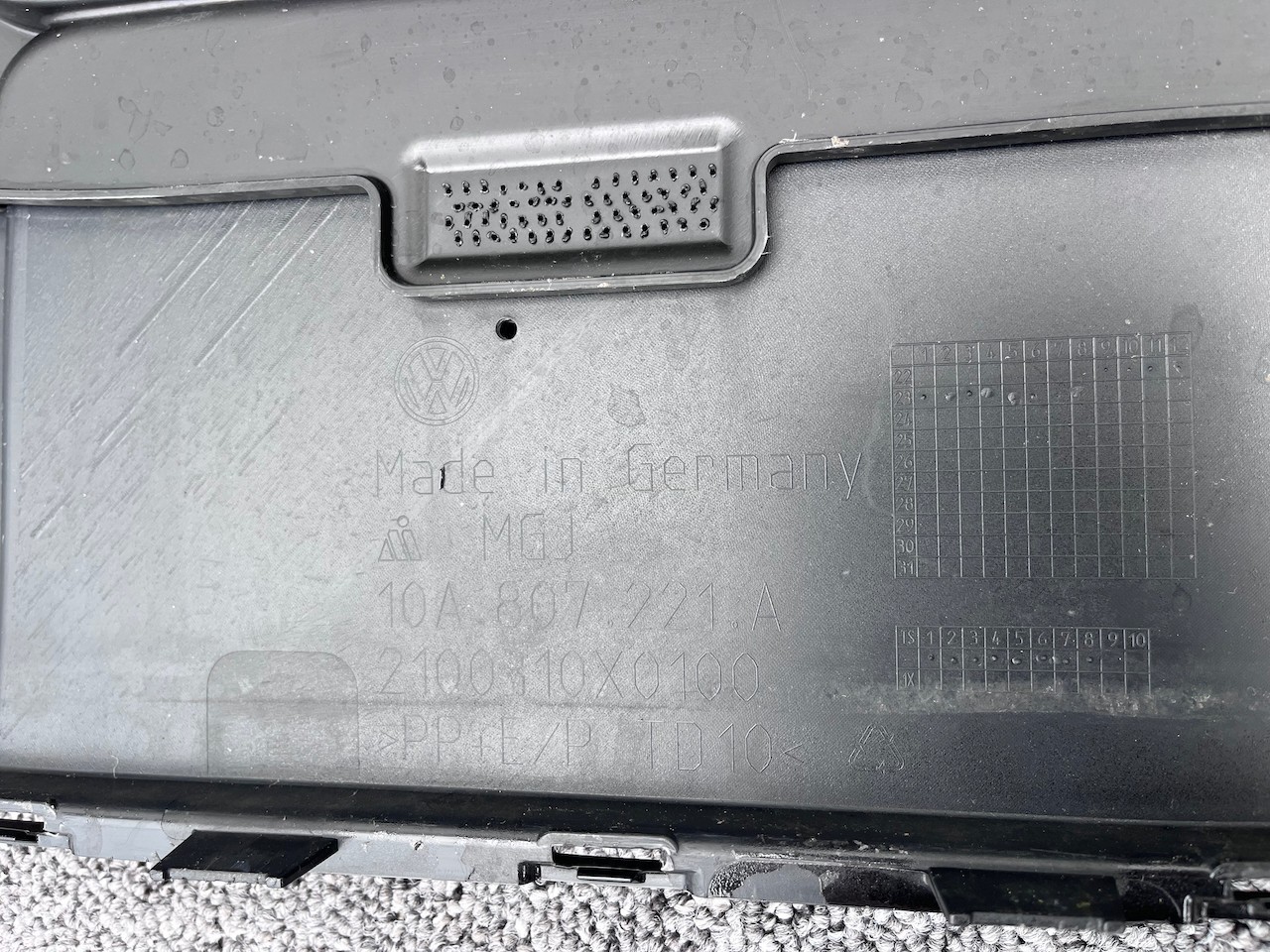 VW Id3 Id.3 Pro Launch Edition Lift 2024-on Front Bumper 4 Pdc Genuine [v338]