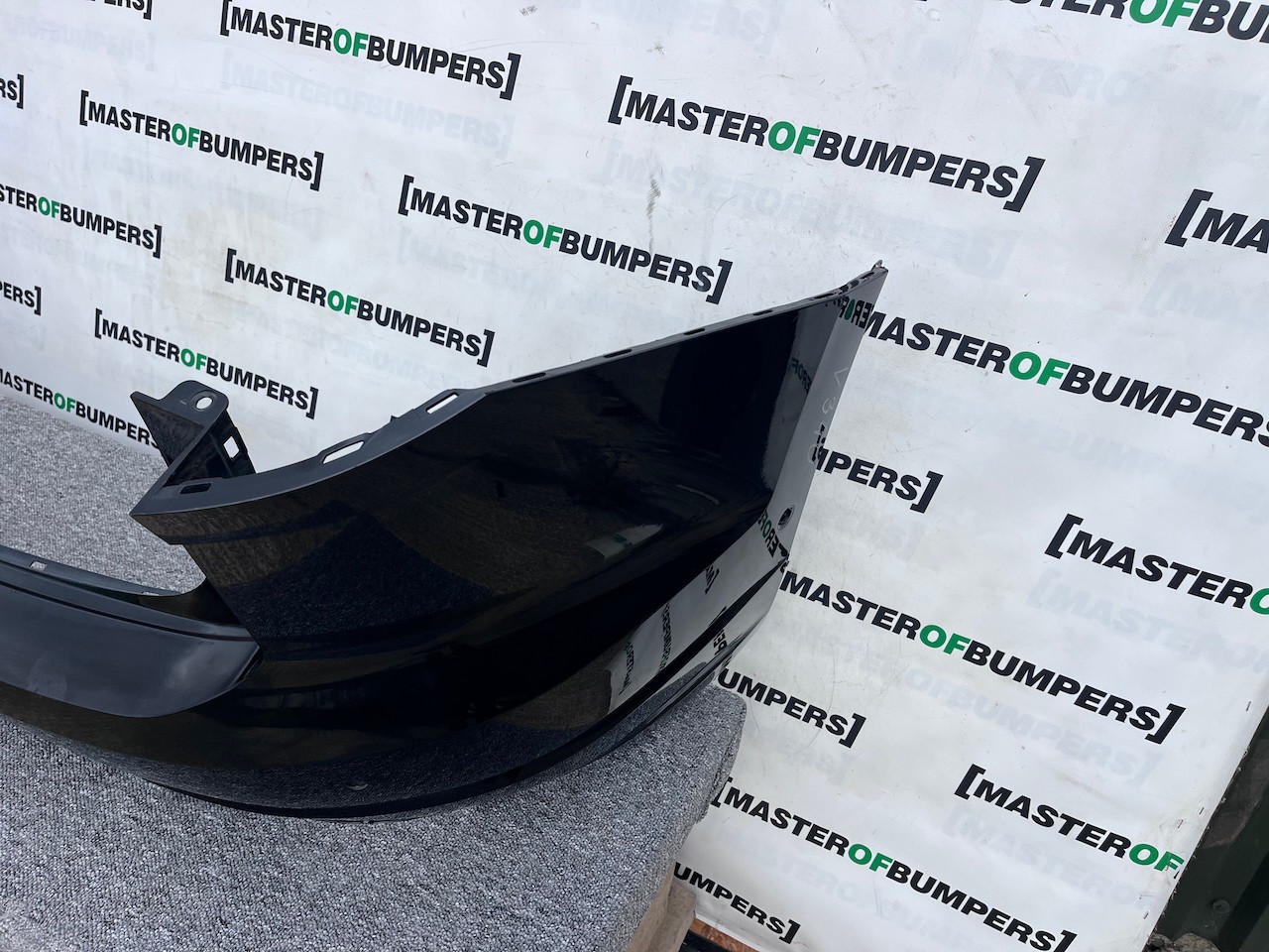 VW Touareg R Line Tdi V6 Mk3 2019-2023 Rear Bumper 6 Pdc Genuine [v340]