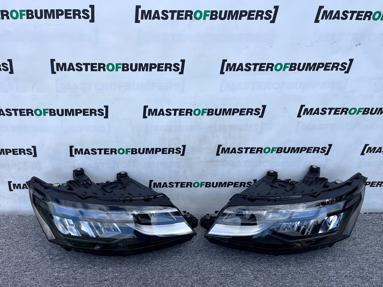 VW Transporter T7 Off Grid 2024-on Led Headlights Pair Uk Spec Silver Trim VW Transporter T7 Off Grid 2024-on Led Headlights Pair Uk Spec Silver Trim
