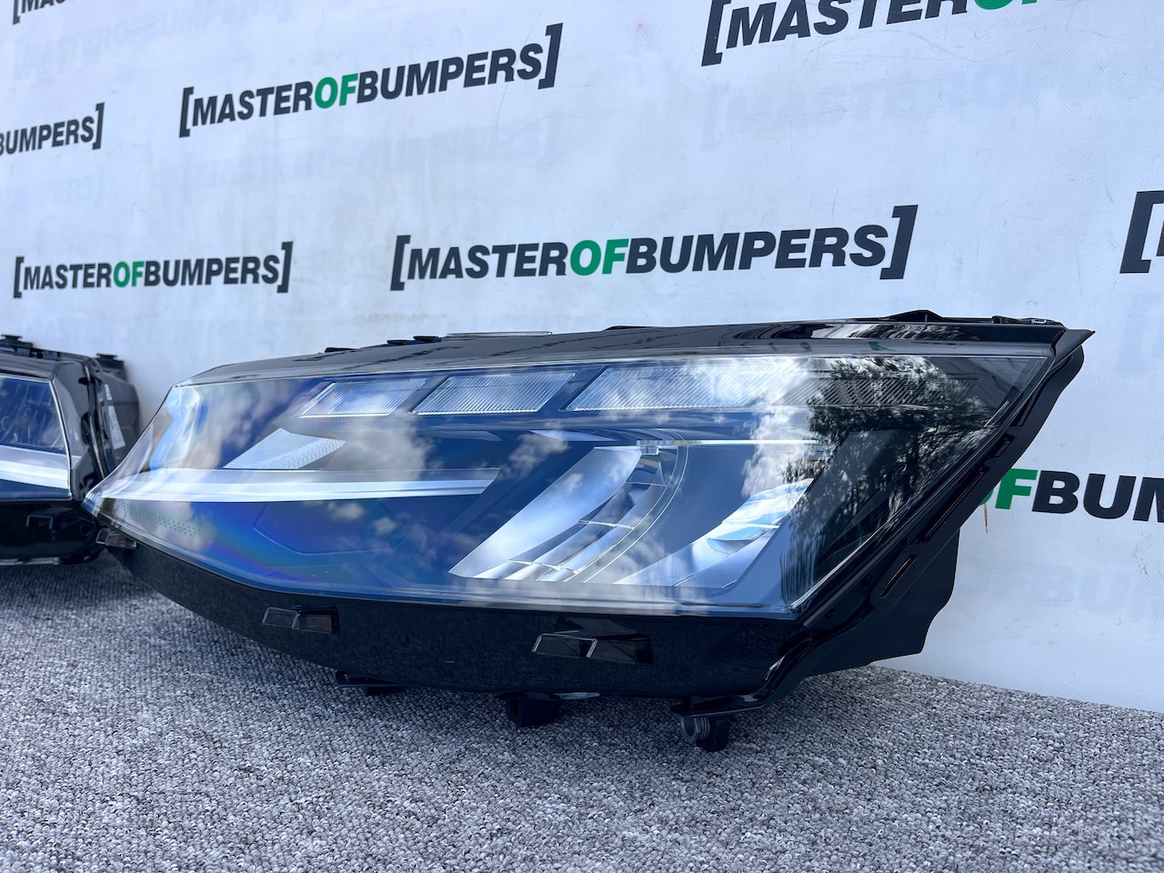 VW Transporter T7 Off Grid 2024-on Led Headlights Pair Uk Spec Silver Trim VW Transporter T7 Off Grid 2024-on Led Headlights Pair Uk Spec Silver Trim