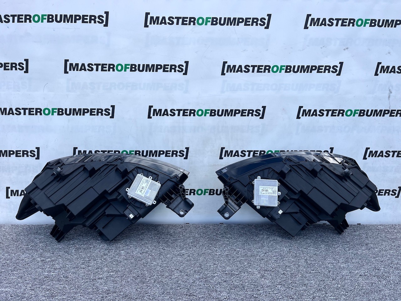 VW Transporter T7 Off Grid 2024-on Led Headlights Pair Uk Spec Silver Trim VW Transporter T7 Off Grid 2024-on Led Headlights Pair Uk Spec Silver Trim