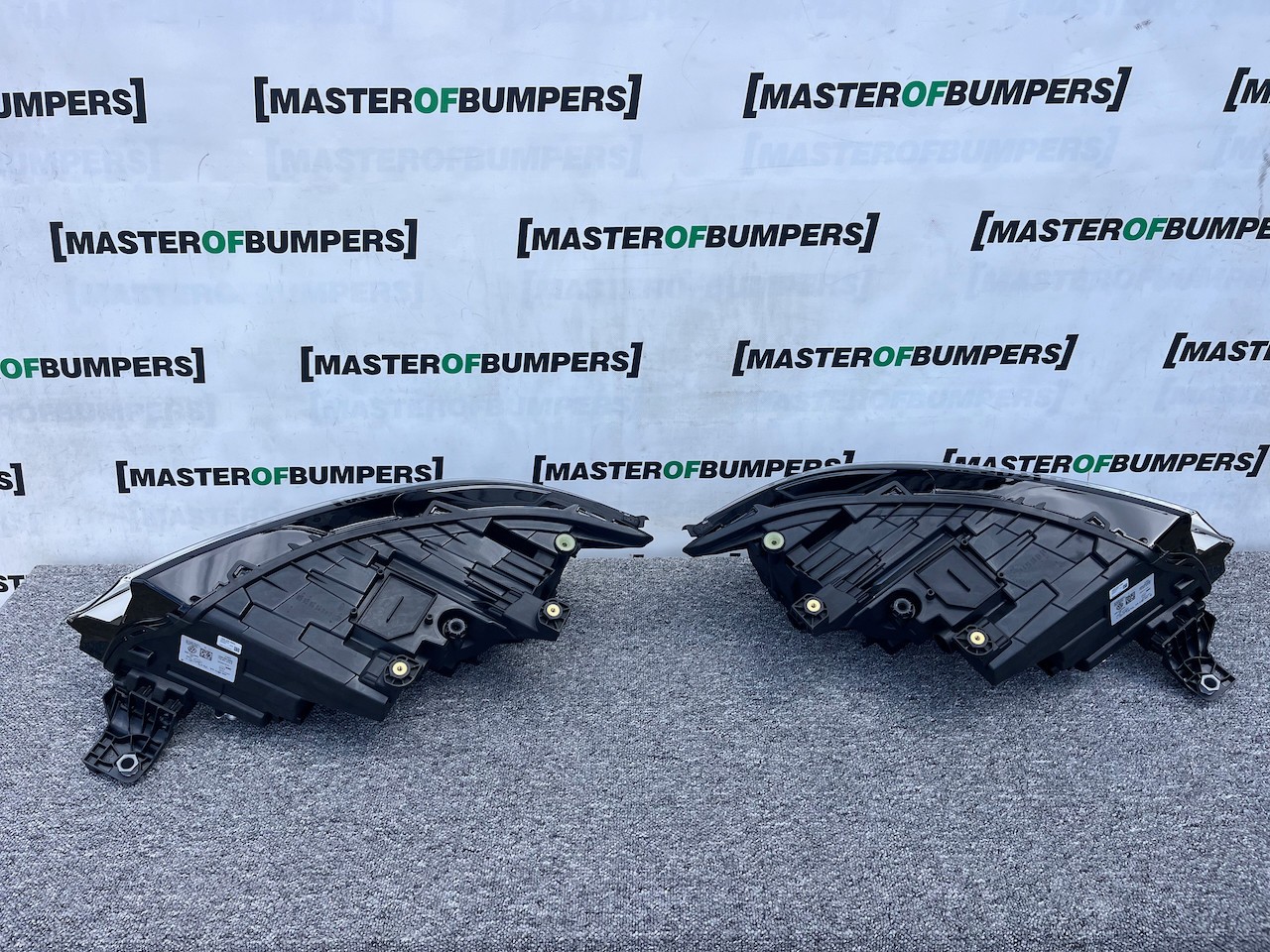 VW Transporter T7 Off Grid 2024-on Led Headlights Pair Uk Spec Silver Trim VW Transporter T7 Off Grid 2024-on Led Headlights Pair Uk Spec Silver Trim