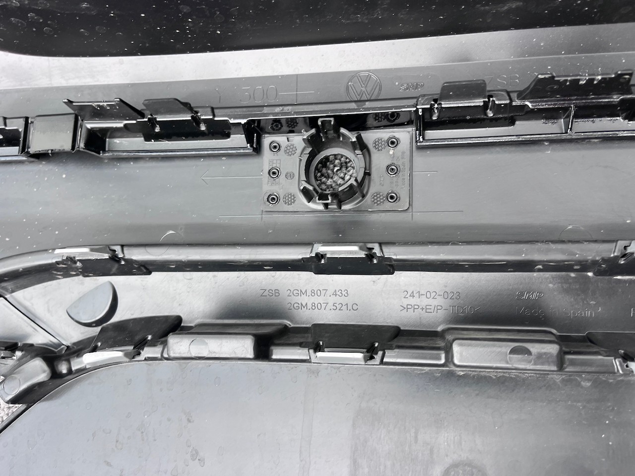 VW T-cross Tcross Se Suv 2019-2023 Rear Bumper Black 4 Pdc Genuine [v354]