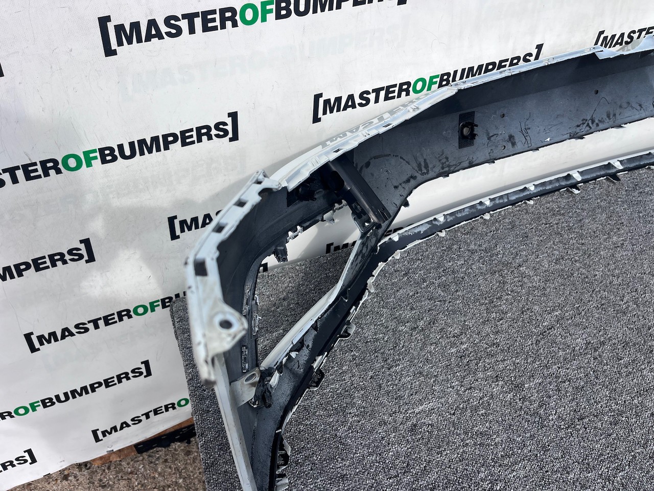 VW Golf R Mk7.5 Hatchback 2017-2019 Front Bumper 4 Pdc + Jets Genuine [v362]