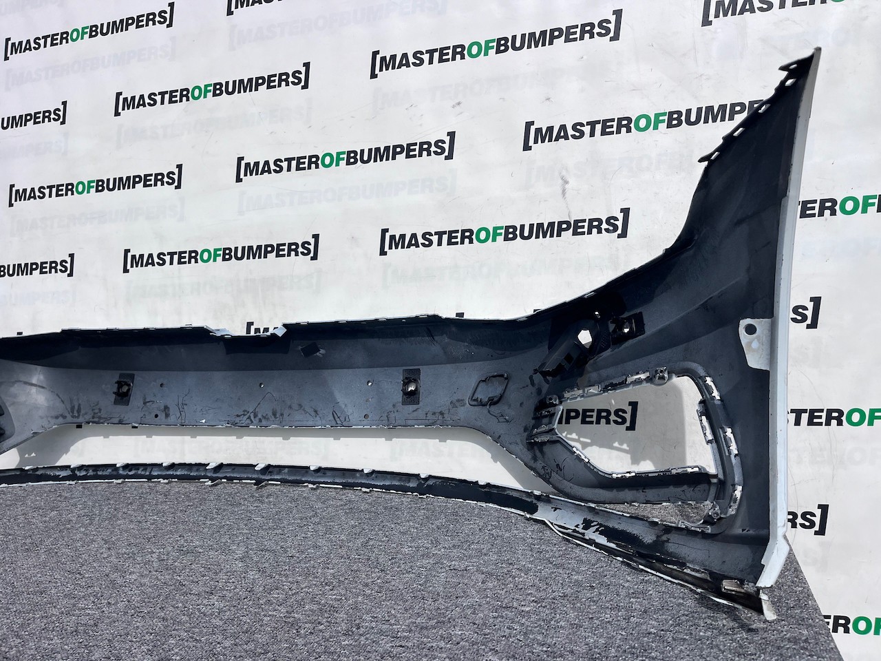 VW Golf R Mk7.5 Hatchback 2017-2019 Front Bumper 4 Pdc + Jets Genuine [v362]