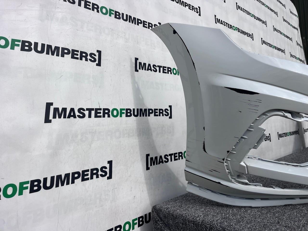 VW Golf R Mk7.5 Hatchback 2017-2019 Front Bumper 4 Pdc + Jets Genuine [v362]